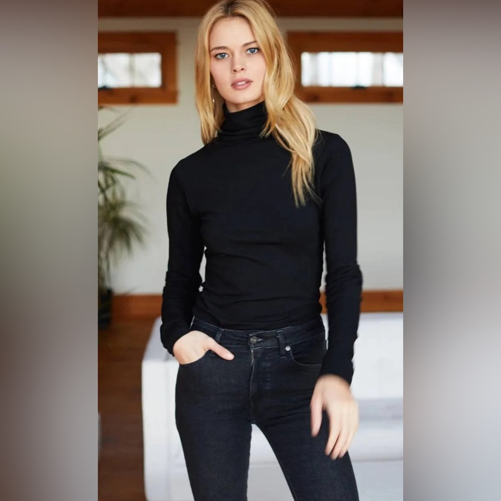 Carole Little- Black Mock Neck Longsleeve-M